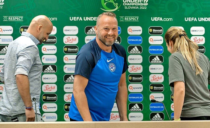 Koniec dobrý, všetko dobré! Tréner slovenskej futbalovej reprezentácie do 20 rokov Albert Rusnák (49) bude mať na MS v Argentíne (20. ...