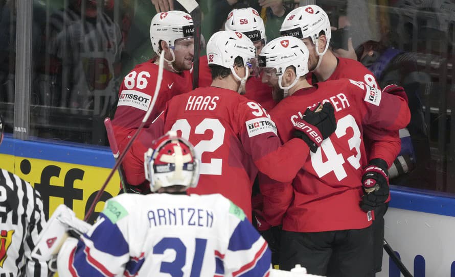 Hokejisti Švajčiarska zvíťazili nad Nórskom 3:0 vo svojom druhom zápase základnej B-skupiny MS v Rige. 
