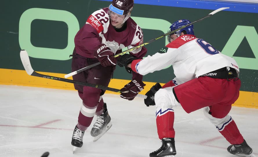 Lotyšskí hokejisti zvíťazili v pondelkovom zápase B-skupiny MS nad Českom 4:3 po predĺžení. Prvý triumf domáceho tímu na tohtoročnom ...