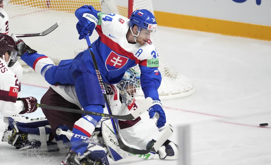 Slovenský hokejový reprezentant Peter Cehlárik (27) nedohral duel s Kanadou na majstrovstvách sveta v Rige.