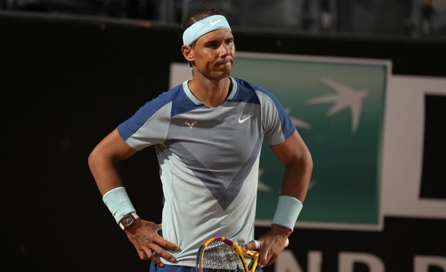 Španielsky tenista Rafael Nadal nebude štartovať na grandslamovom turnaji Roland Garros, na ktorom mal obhajovať titul. 
