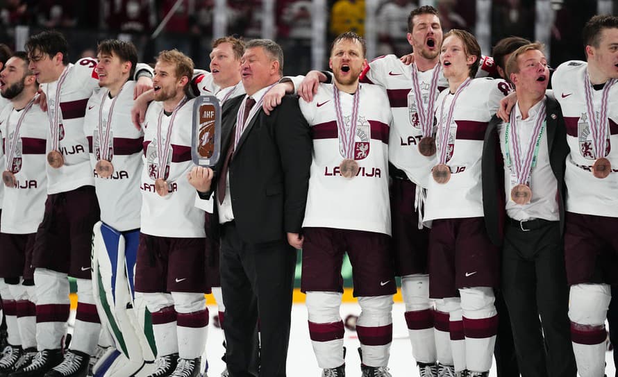 Pre trénera hokejistov Lotyšska Harijsa Vitolinša (55) je bronzová medaila z MS sen, o ktorom nechcel hovoriť nahlas.
