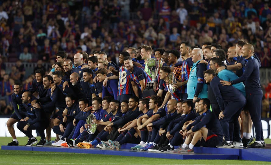 Nedeľa sa na štadióne Camp Nou v Barcelone niesla v znamení osláv aj lúčenia. 