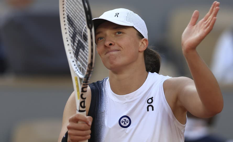 Poľská úradujúca šampiónka Iga Swiateková zvládla úvodný duel na tenisovom grandslamovom Roland Garros. Španielku Cristinu Bucsovú vyradila ...