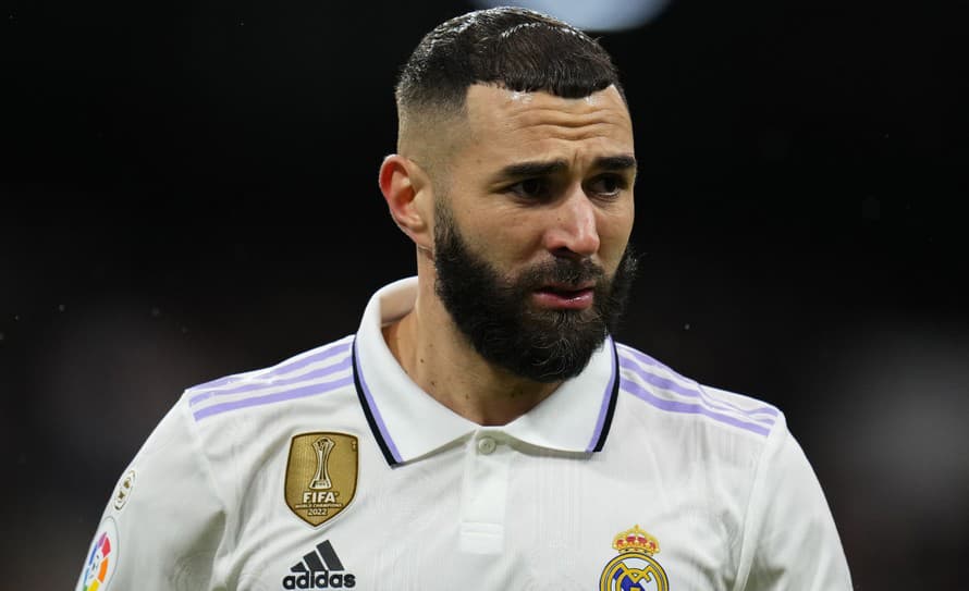 Francúzskeho futbalistu Karima Benzemu (35) spájajú so záujmom saudskoarabského klubu Al Ittihad. Hráč Realu Madrid by tak nasledoval ...