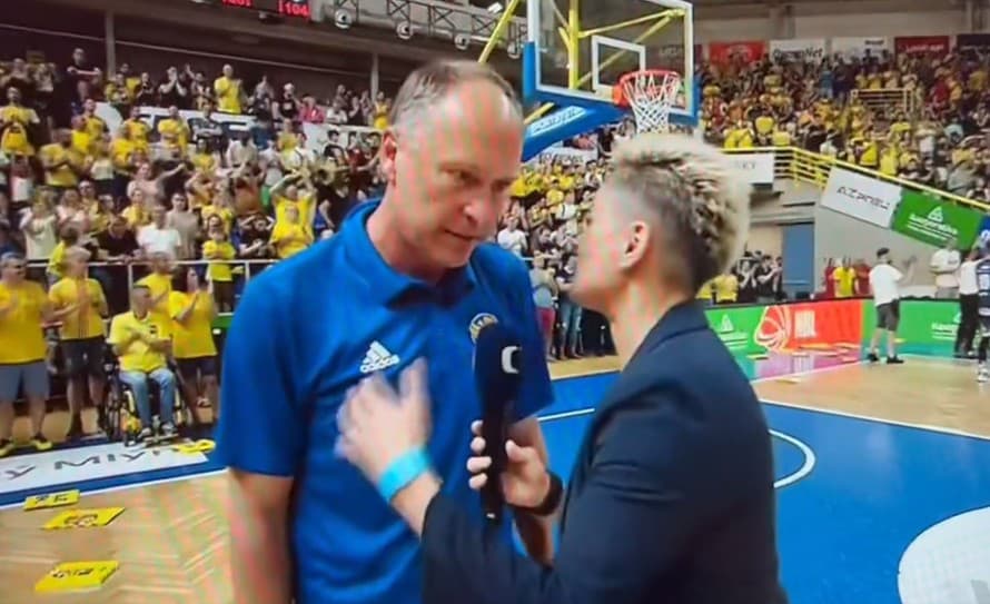 Je hitom internetu... Český basketbalový kouč Petr Czudek (51) pobavil svojou reakciou mnohých fanúšikov. 