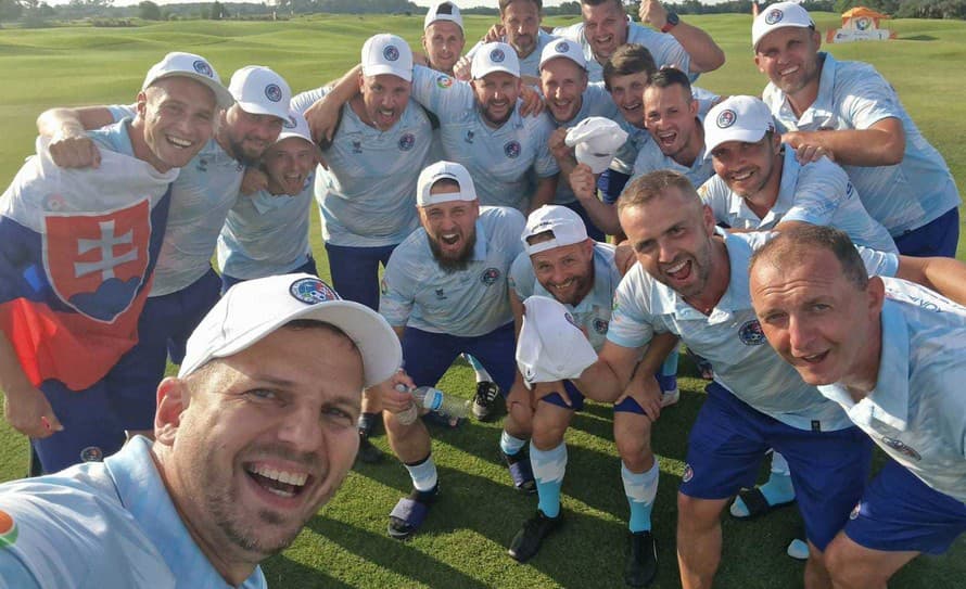Slovenskí reprezentanti vo footgolfe prehrávali vo štvrťfinále tímovej súťaže na MS v Orlande s domácimi Američanmi 2:4 po deviatich ...
