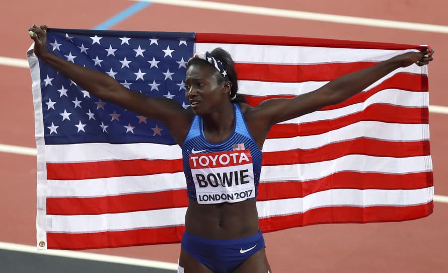 Olympijská medailistka a niekdajšia majsterka sveta v behu na 100 m Tori Bowieová († 32) zomrela po komplikáciách pri pôrode.