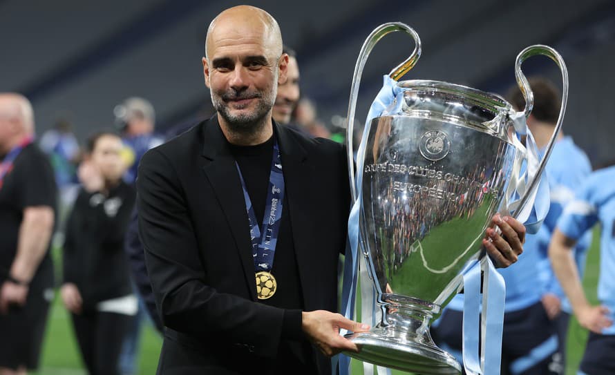 Tréner Pep Guardiola premýšľa, že ukončí svoje pôsobenie na lavičke futbalistov Manchestru City v roku 2025, keď mu vyprší kontrakt.