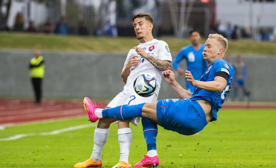 Slovenskí futbalisti získali dôležité tri body na Islande. Triumf zariadil kurióznym gólom Tomáš Suslov (21). 