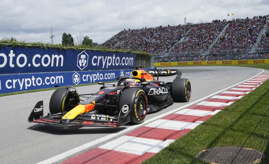Holandský jazdec Max Verstappen z tímu Red Bull triumfoval na nedeľňajšej Veľkej cene Kanady, ôsmom podujatí seriálu MS F1.