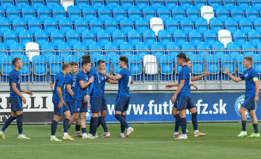 Slovenskí futbaloví reprezentanti do 21 rokov remizovali v utorkovom prípravnom zápase s rovesníkmi z Rakúska 1:1. 