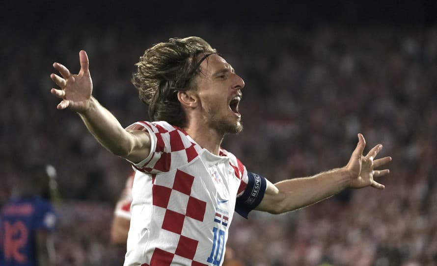 Chorvátsky futbalista Luka Modrič (37) chce zostať v Reale Madrid aj v ďalšej sezóne a zároveň plánuje hrať v národnom tíme až do budúcoročných ...