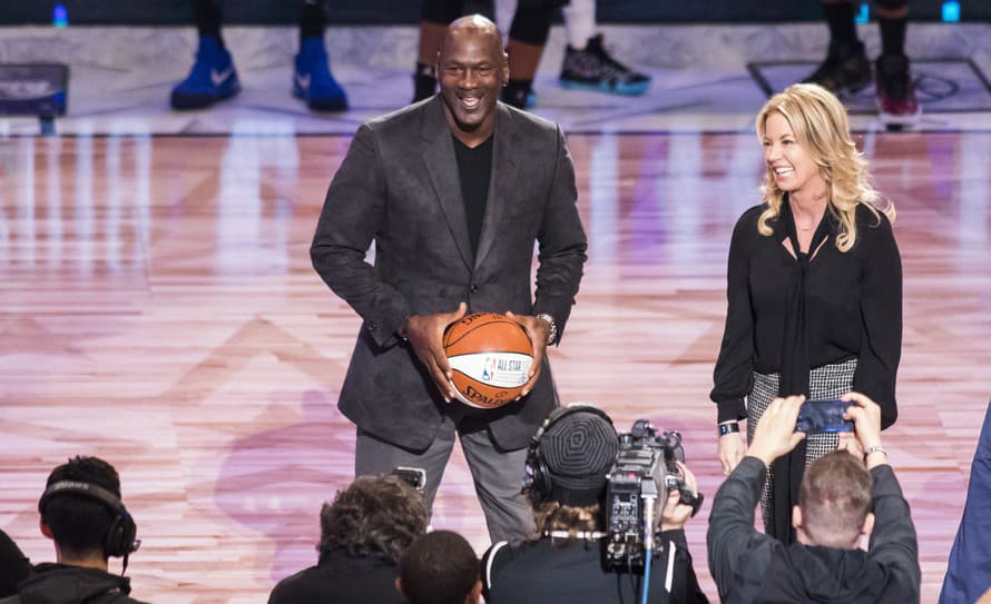 Bunda bývalého basketbalistu Michaela Jordana (60) sa vydražila na aukcii za 1,512 milióna dolárov.