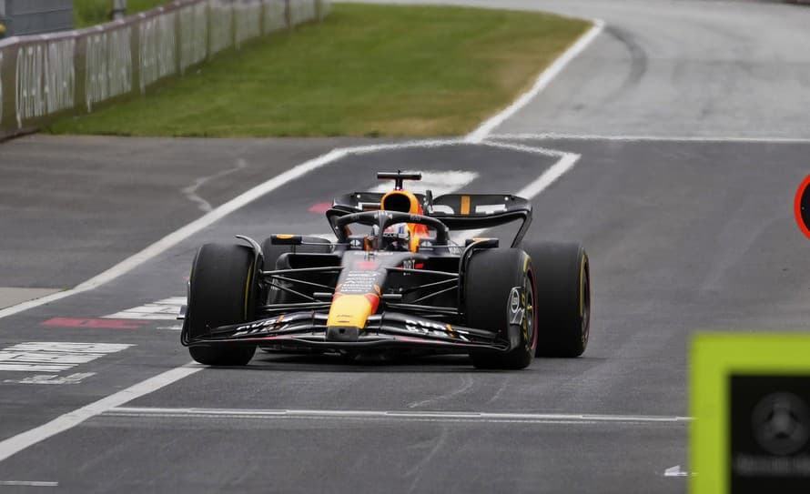 Holanďan Max Verstappen z tímu Red Bull zvíťazil na Veľkej cene Rakúska, deviatych pretekoch sezóny MS F1.