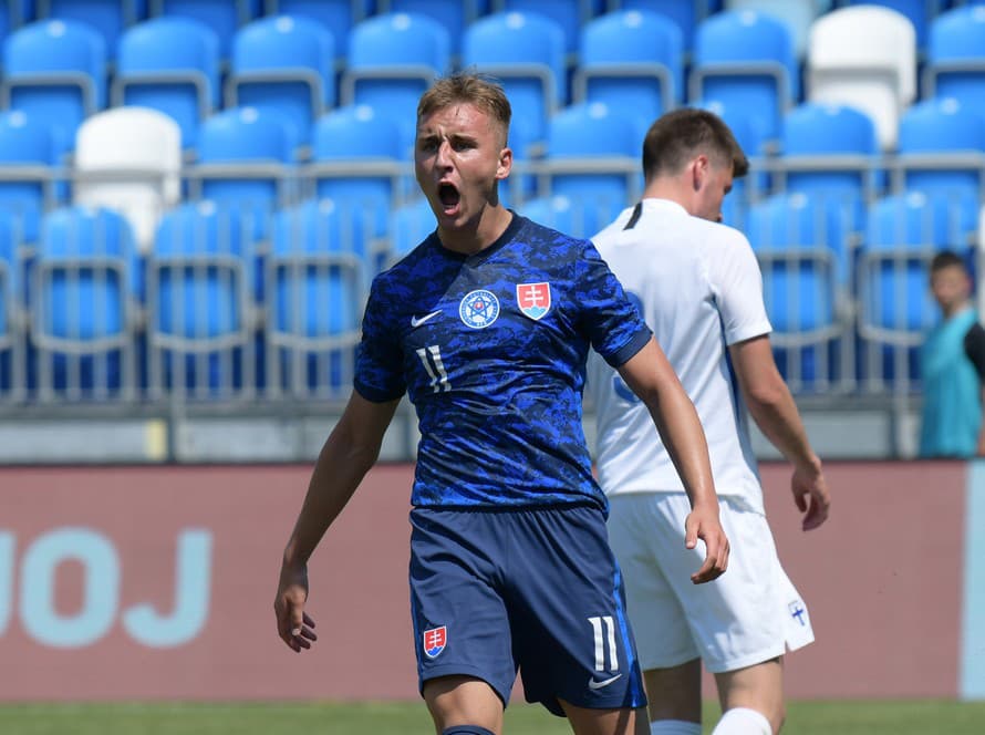 Slovenský futbalista Matej Trusa podpísal zmluvu s vicemajstrom FC DAC 1904 Dunajská Streda do 30. júna 2026. Dohoda zahŕňa aj opciu ...