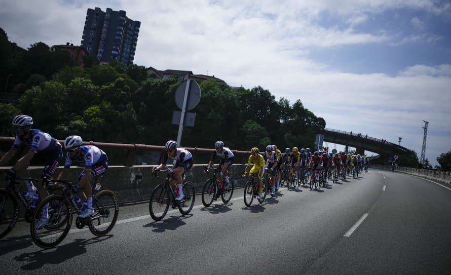 Belgický cyklista Jasper Philipsen vyhral pondelkovú 3. etapu 110. ročníka Tour de France. Jazdec stajne Alpecin-Deceuninck sa presadil ...