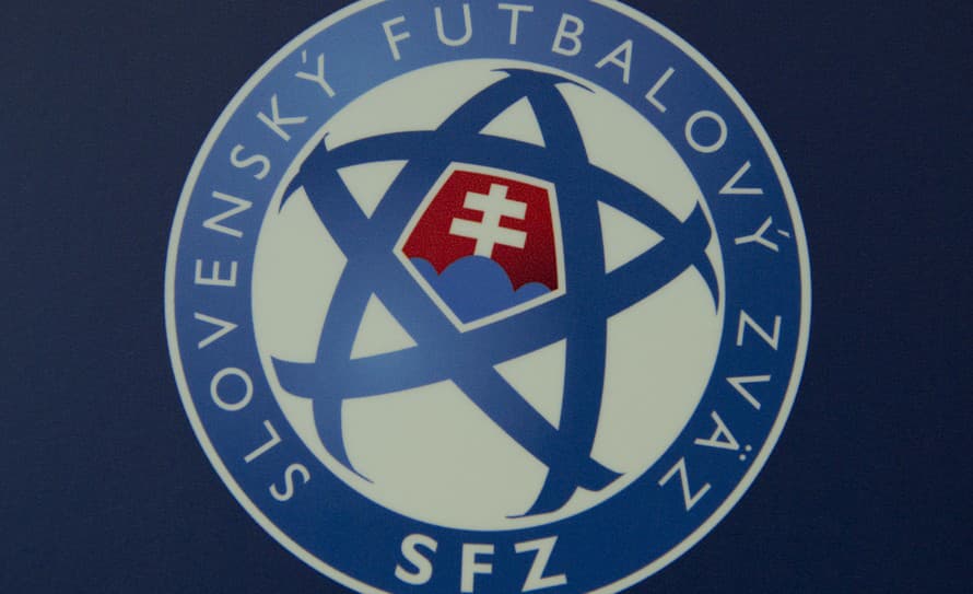 Futbaloví rozhodcovia po celom Slovensku čakajú, kedy im prídu meškajúce výplaty za mesiac máj. Medzičasom Slovenský futbalový zväz zvýšil ...