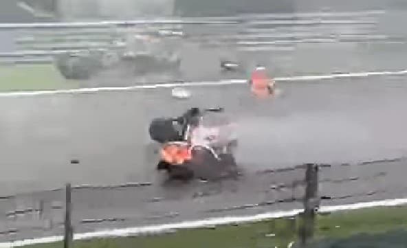 Tragicky sa skončili preteky európskeho šampionátu Formula Regional na okruhu Spa-Francorchamps.