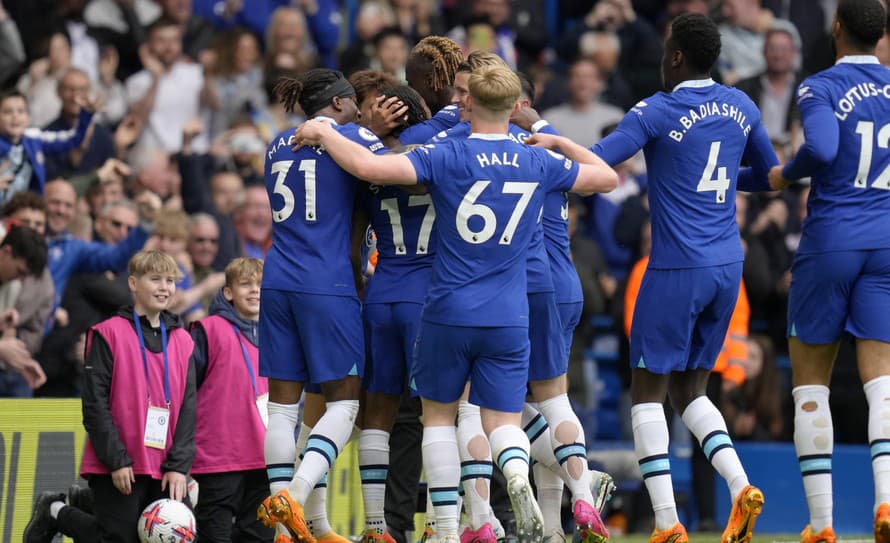 Talentovaný ľavý obranca Ishe Samuels-Smith sa stal novou posilou londýnskej Chelsea. Anglický futbalový klub zaplatil za 17-ročného ...