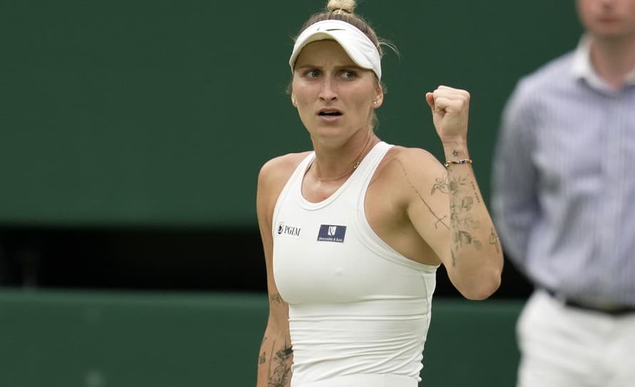 Česká tenistka Markéta Vondroušová sa stala prvou finalistkou ženskej dvojhry na grandslamovom turnaji vo Wimbledone.