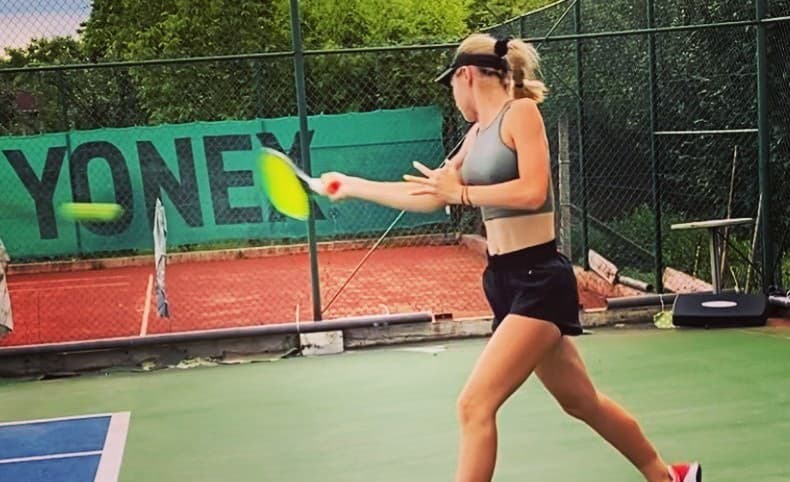 Mladá srbská tenistka Darja Suvirdjonková (18) na seba púta čoraz väčšiu pozornosť a podobne tomu bolo aj tento rok v juniorskej časti ...