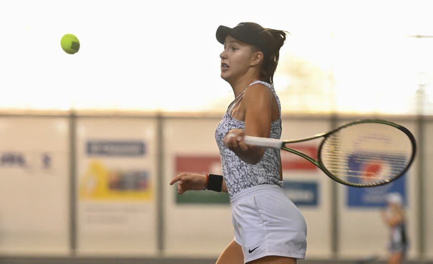 Talentovaná slovenská tenistka Renáta Jamrichová neuspela v semifinále dvojhry junioriek na grandslamovom Wimbledone.