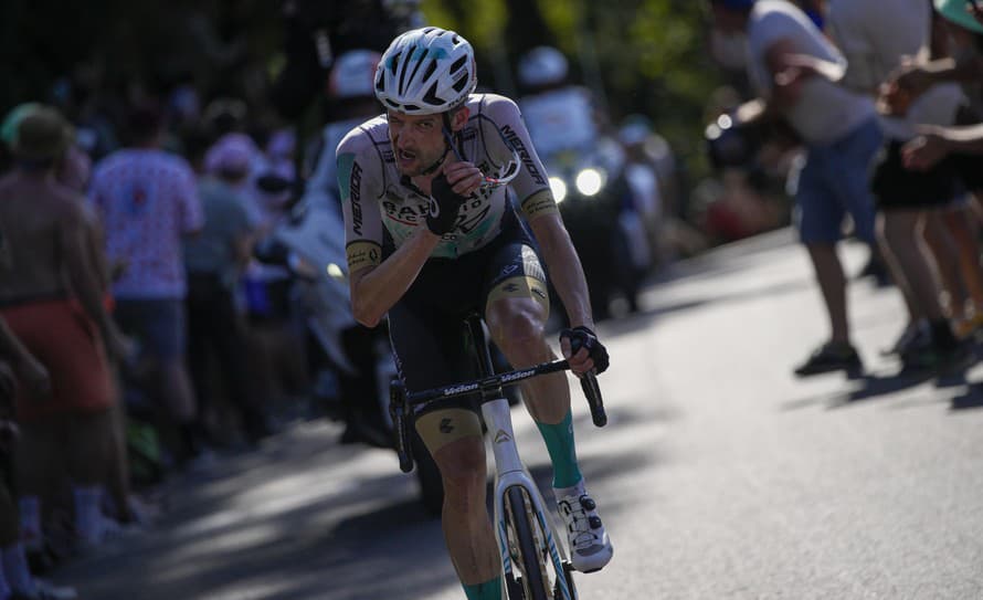 Holandský cyklista Wout Poels z tímu Bahrajn Victorious zvíťazil v nedeľňajšej pätnástej etape Tour de France. Od úniku sa odtrhol na ...