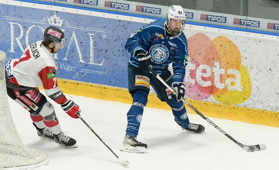 Slovenský hokejista Juraj Pekarčík (17) sa stal novou posilou zámorského klubu Dubuque Fighting Saints, ktorý pôsobí v prestížnej juniorskej ...