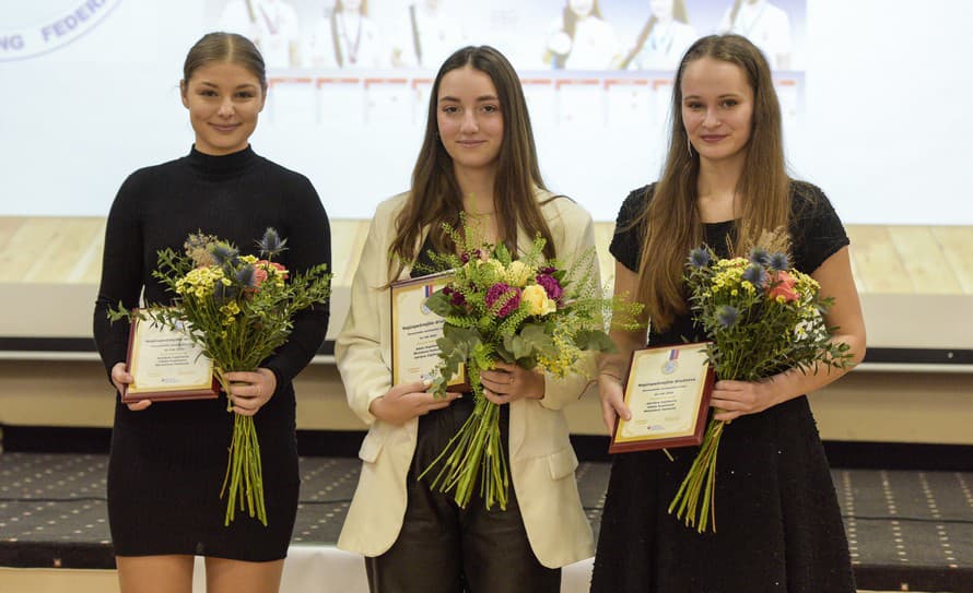 Slovenská strelkyňa Miroslava Hocková získala na juniorských MS v kórejskom Čangwone zlatú medailu v skeete. Vo finále zostrelila rovnako ...