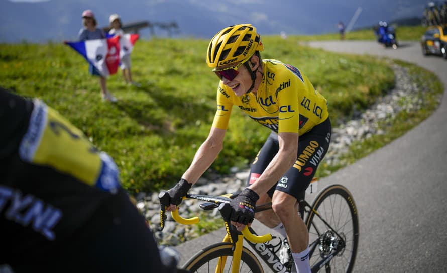 Dánsky cyklista Jonas Vingegaard je veľmi blízko k obhajobe víťazstva na Tour de France. 