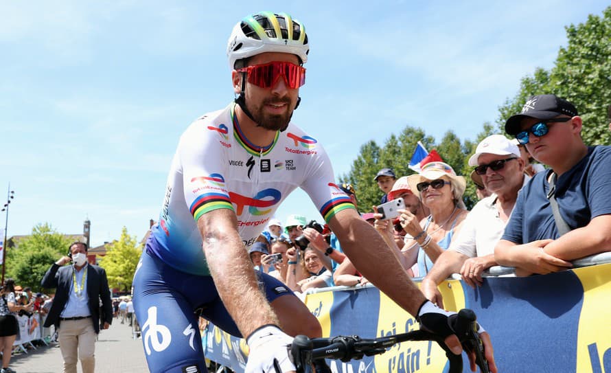 Slovenský cyklista Peter Sagan z tímu TotalEnergies skončil v piatkovej 19. etape na 110. ročníku pretekov Tour de France na chvoste ...