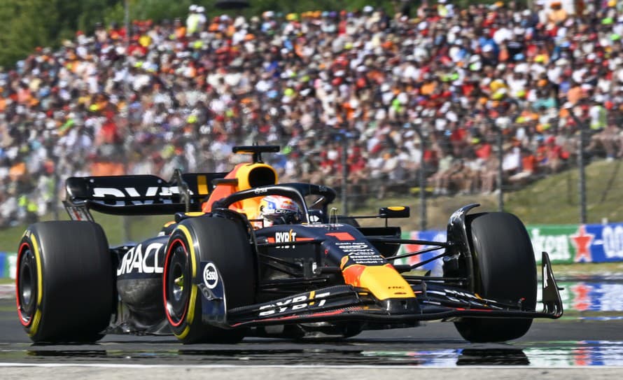 Holandský pretekár Max Verstappen z tímu Red Bull triumfoval na Veľkej cene Maďarska, jedenástom podujatí seriálu F1. 