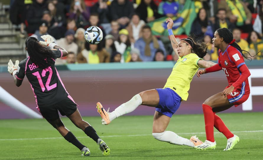 Nádhera! Brazílske futbalistky na úvod majstrovstiev sveta s prehľadom zdolali Panamu 4:0. Hetrikom a asistenciou sa zaskvela Ary Borgesová. ...