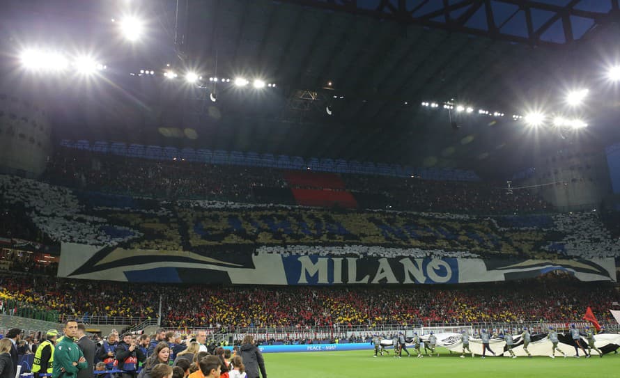 Zmena plánov. Legendárny štadión Giuseppeho Meazzu v talianskom Miláne, známy skôr ako San Siro, mal ísť po olympiáde v roku 2026 k zemi, ...