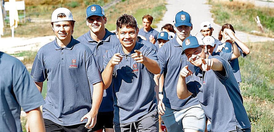Vyvetrali si hlavy! Mladí slovenskí hokejisti do 18 rokov už dnes odštartujú tradičný prestížny turnaj Hlinka Gretzky Cup. Ich prvým ...