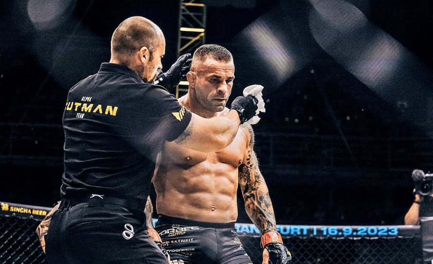 Počas rozlúčky MMA organizácie Oktagon s pražskou Štvanicou sa fanúšikom predstavil aj Karlos Vémola (38). A hoci na body porazil Argentínčana ...