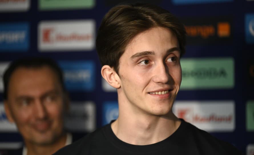 Cenné rady do ďalšej kariéry! Druhý najvyššie draftovaný slovenský hokejista v roku 2023, útočník Samuel Honzek (18), ktorého si v 1. ...