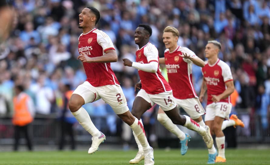 Futbalisti FC Arsenal sa stali sedemnástykrát v histórii víťazmi anglického Superpohára. V nedeľnom zápase FA Community Shield vo Wembley ...