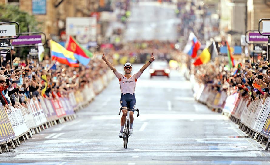 Titul majstra sveta sa nerodil vôbec jednoducho. Holandský cyklista Mathieu van der Poel (28) cítil na stupni víťazov obrovskú satisfakciu.
