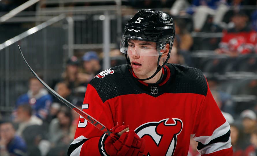 Začne slovenský reprezentačný obranca Šimon Nemec (19) sezónu v NHL? Prehovoril generálny manažér tímu New Jersey Devils Tom Fitzgerald ...