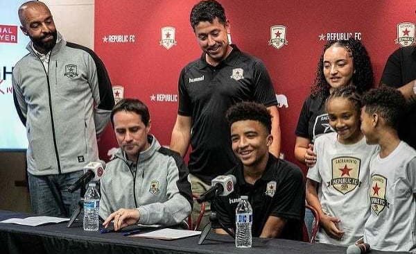 Americký druholigový futbalový klub Sacramento Republic podpísal kontrakt s iba 13-ročným Da'vianom Kimbroughom. Ten sa tak stal najmladším ...