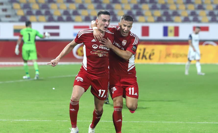 Slovenský futbalový reprezentant Róbert Polievka (27) bude naďalej obliekať dres Banskej Bystrice.