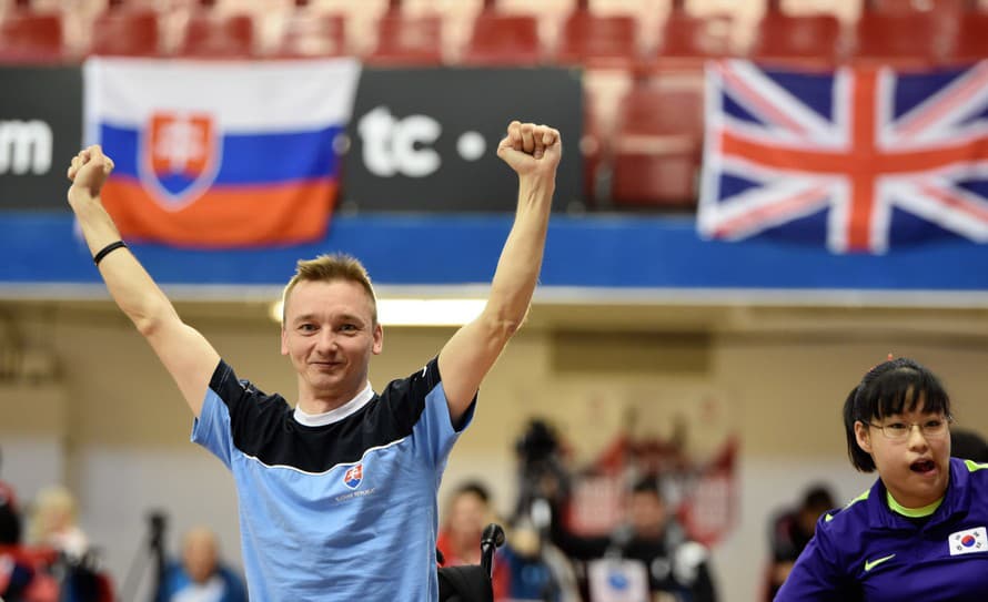 Slovenský boccista Róbert Mezík vybojoval striebornú medailu na paralympijských ME v Rotterdame. Vo finále prehral s Izraelčanom Nadavom ...