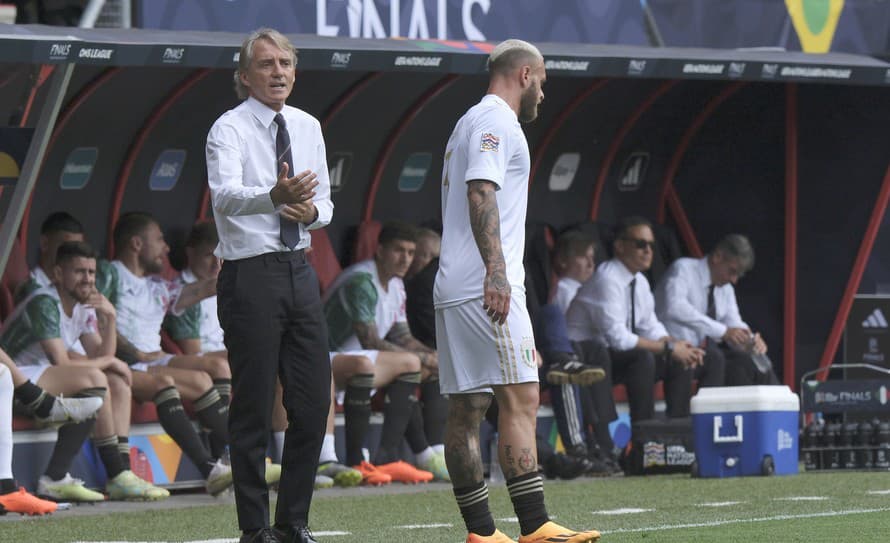 Roberto Mancini (58) odstúpil z postu trénera talianskej futbalovej reprezentácie.