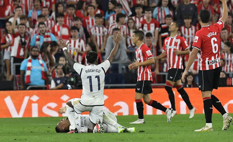 Brazílsky futbalista Eder Militao (25) z Realu Madrid utrpel rovnaké zranenie ako jeho spoluhráč Thibaut Courtois.