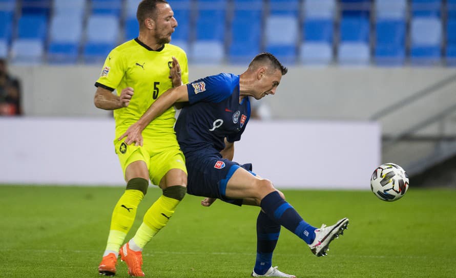 Slovenský futbalový reprezentant Róbert Boženík rozhodol dvoma gólmi o triumfe Boavisty Porto nad Benficou Lisabon 3:2 v pondelkovom ...