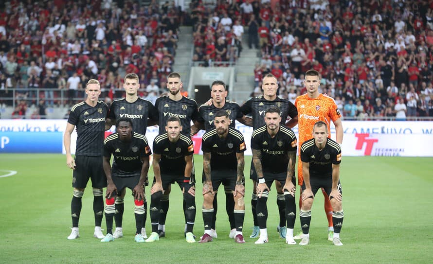 Futbalisti Spartaka Trnava zvíťazili v domácej odvete 3. predkola Európskej konferenčnej ligy nad Lechom Poznaň 3:1 a postúpili do play off.