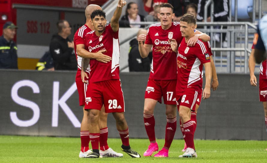 V piatkovej predohrávke 4. kola futbalovej Niké ligy zdolala Banská Bystrica doma Skalicu 2:1 a tretíkrát za sebou bodovala, keď tentoraz ...