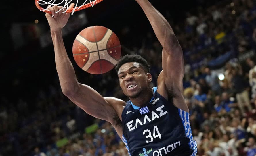 Basketbalista Jannis Antetokounmpo pobavil divákov pred začiatkom finále Ligového pohára v USA. Inter Miami vedený Lionelom Messim v ...